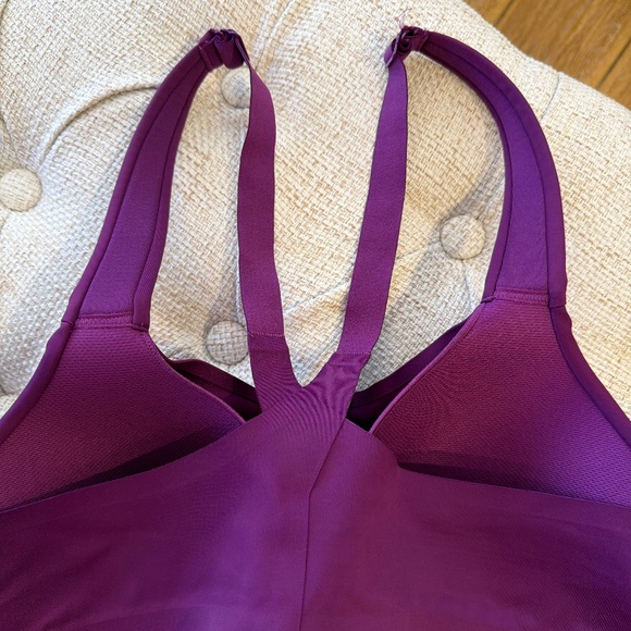 Victoria Sport Women’s Front Zip Purple Sports Bra Size 36B Incredible Knockout - Picture 4 of 6